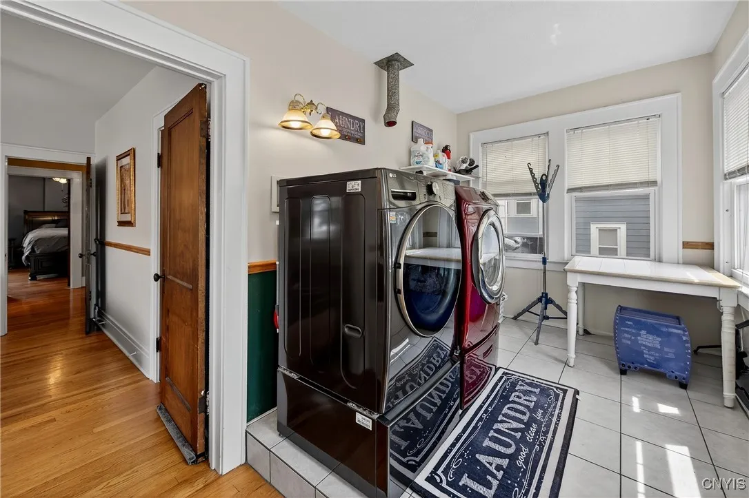 2310 James Street, Syracuse, New York 13206, Syracuse, New York 13206, 3 Bedrooms Bedrooms, 11 Rooms Rooms,2 BathroomsBathrooms,Residential,For Sale,2310 James Street, Syracuse, New York 13206,S1622141