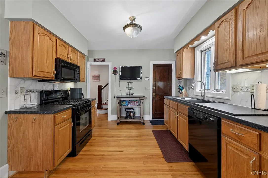 2310 James Street, Syracuse, New York 13206, Syracuse, New York 13206, 3 Bedrooms Bedrooms, 11 Rooms Rooms,2 BathroomsBathrooms,Residential,For Sale,2310 James Street, Syracuse, New York 13206,S1622141