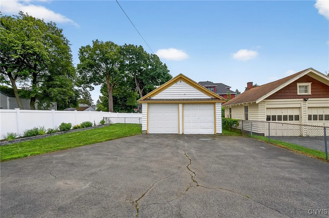 2310 James Street, Syracuse, New York 13206, Syracuse, New York 13206, 3 Bedrooms Bedrooms, 11 Rooms Rooms,2 BathroomsBathrooms,Residential,For Sale,2310 James Street, Syracuse, New York 13206,S1622141