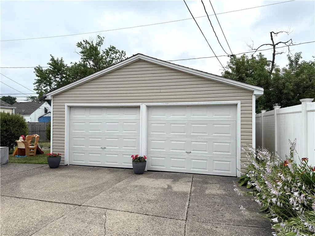 261 Fairfield Avenue, Tonawanda, New York 14223, Tonawanda, New York 14223, 4 Bedrooms Bedrooms, 6 Rooms Rooms,1 BathroomBathrooms,Residential,For Sale,261 Fairfield Avenue, Tonawanda, New York 14223,B1622415