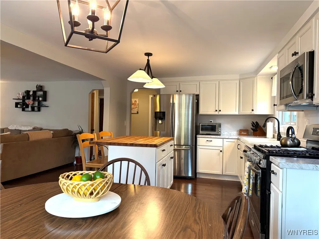 261 Fairfield Avenue, Tonawanda, New York 14223, Tonawanda, New York 14223, 4 Bedrooms Bedrooms, 6 Rooms Rooms,1 BathroomBathrooms,Residential,For Sale,261 Fairfield Avenue, Tonawanda, New York 14223,B1622415
