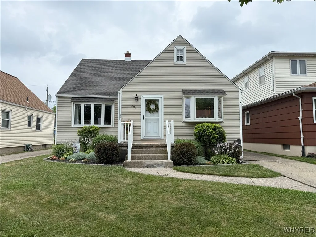 261 Fairfield Avenue, Tonawanda, New York 14223, Tonawanda, New York 14223, 4 Bedrooms Bedrooms, 6 Rooms Rooms,1 BathroomBathrooms,Residential,For Sale,261 Fairfield Avenue, Tonawanda, New York 14223,B1622415