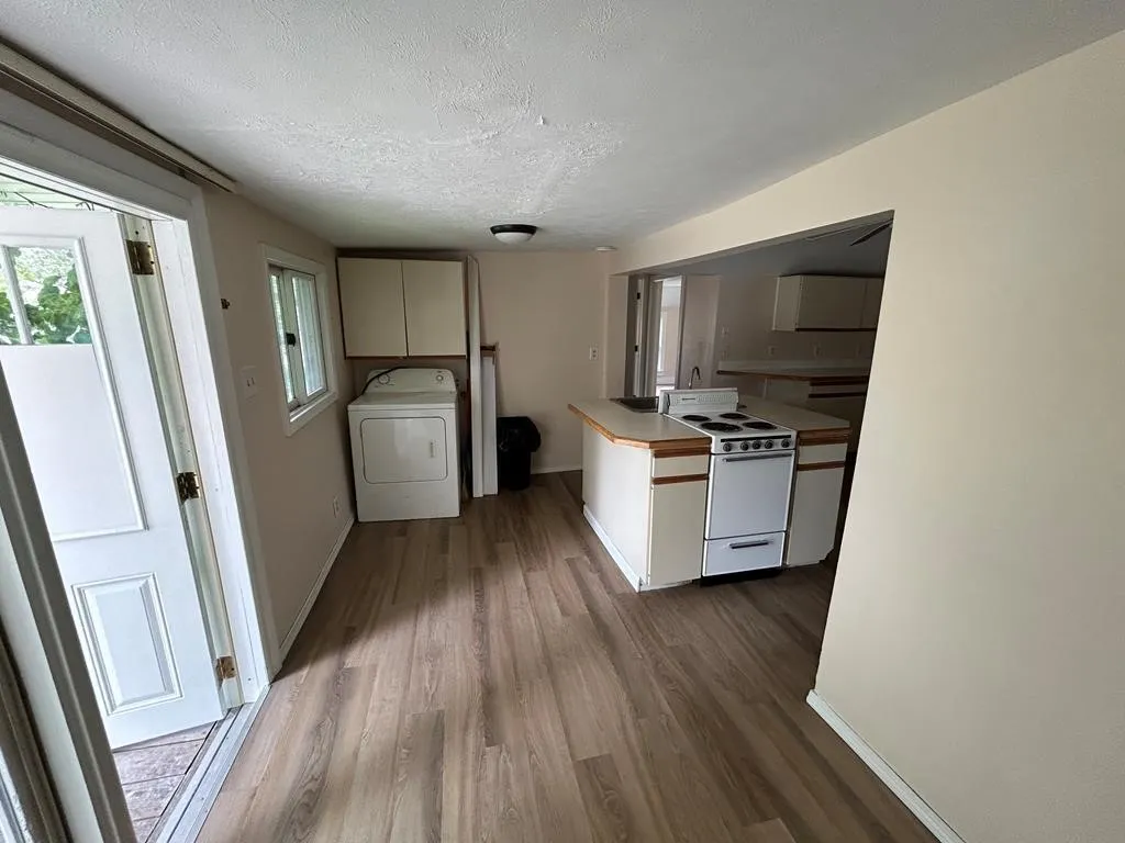 404 Perry Street Upper, Horseheads, New York 14845, Horseheads, New York 14845, 2 Bedrooms Bedrooms, 5 Rooms Rooms,1 BathroomBathrooms,Residential Lease,For Rent,404 Perry Street Upper, Horseheads, New York 14845,R1621830