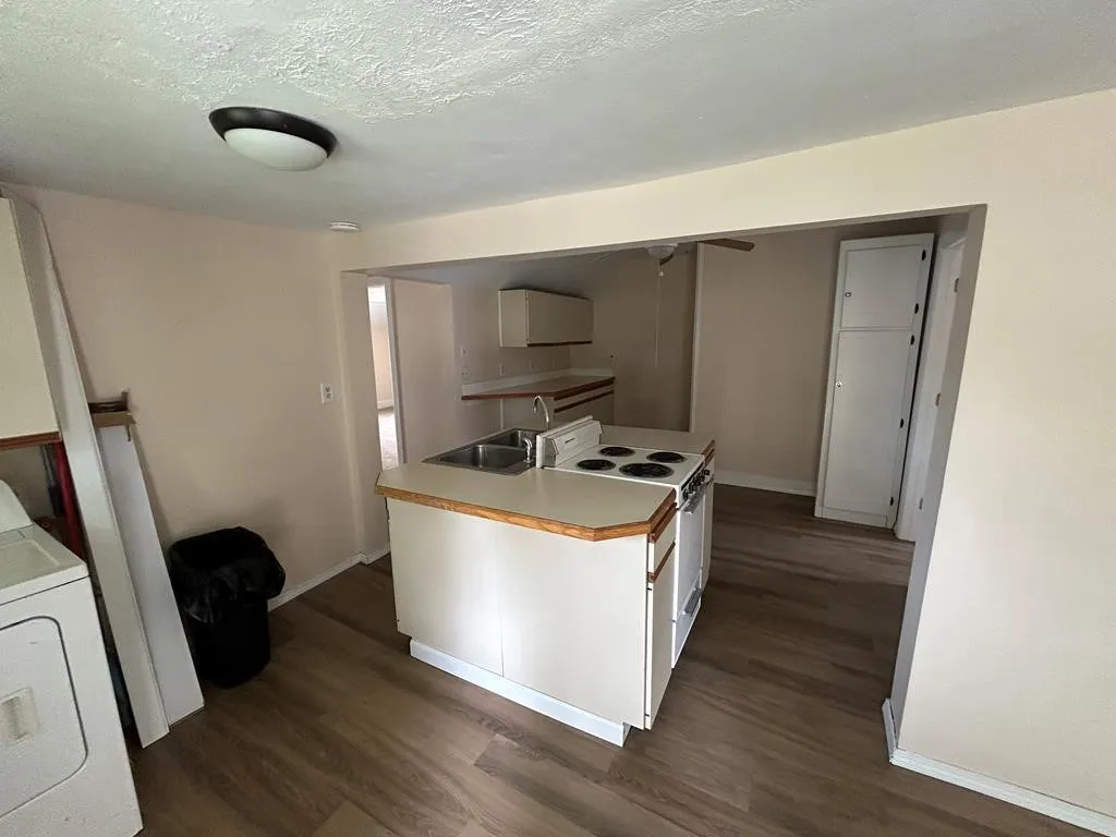 404 Perry Street Upper, Horseheads, New York 14845, Horseheads, New York 14845, 2 Bedrooms Bedrooms, 5 Rooms Rooms,1 BathroomBathrooms,Residential Lease,For Rent,404 Perry Street Upper, Horseheads, New York 14845,R1621830