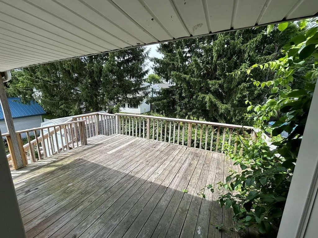 404 Perry Street Upper, Horseheads, New York 14845, Horseheads, New York 14845, 2 Bedrooms Bedrooms, 5 Rooms Rooms,1 BathroomBathrooms,Residential Lease,For Rent,404 Perry Street Upper, Horseheads, New York 14845,R1621830