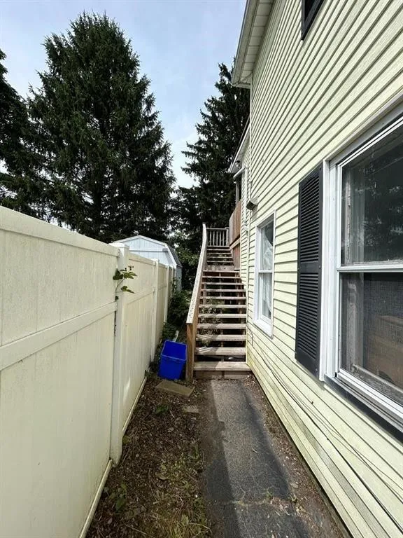 404 Perry Street Upper, Horseheads, New York 14845, Horseheads, New York 14845, 2 Bedrooms Bedrooms, 5 Rooms Rooms,1 BathroomBathrooms,Residential Lease,For Rent,404 Perry Street Upper, Horseheads, New York 14845,R1621830