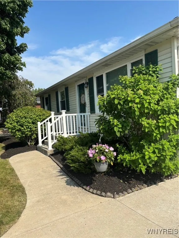 125 Della Drive, Lackawanna, New York 14218, Lackawanna, New York 14218, 2 Bedrooms Bedrooms, 4 Rooms Rooms,1 BathroomBathrooms,Residential,For Sale,125 Della Drive, Lackawanna, New York 14218,B1622675