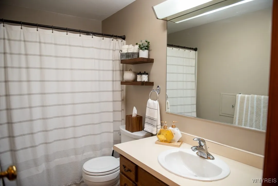 125 Della Drive, Lackawanna, New York 14218, Lackawanna, New York 14218, 2 Bedrooms Bedrooms, 4 Rooms Rooms,1 BathroomBathrooms,Residential,For Sale,125 Della Drive, Lackawanna, New York 14218,B1622675