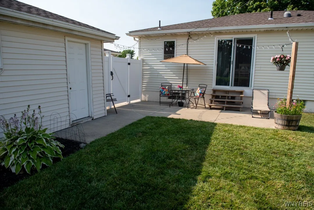 125 Della Drive, Lackawanna, New York 14218, Lackawanna, New York 14218, 2 Bedrooms Bedrooms, 4 Rooms Rooms,1 BathroomBathrooms,Residential,For Sale,125 Della Drive, Lackawanna, New York 14218,B1622675