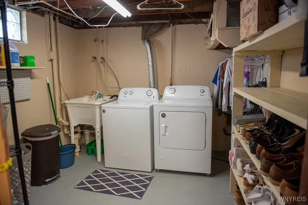 125 Della Drive, Lackawanna, New York 14218, Lackawanna, New York 14218, 2 Bedrooms Bedrooms, 4 Rooms Rooms,1 BathroomBathrooms,Residential,For Sale,125 Della Drive, Lackawanna, New York 14218,B1622675