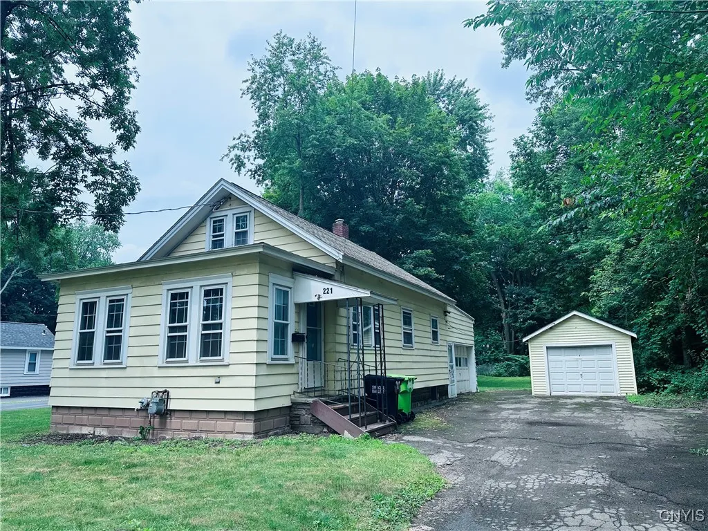 221 Campbell Road, Salina, New York 13211, Salina, New York 13211, 2 Bedrooms Bedrooms, 6 Rooms Rooms,1 BathroomBathrooms,Residential,For Sale,221 Campbell Road, Salina, New York 13211,S1622190