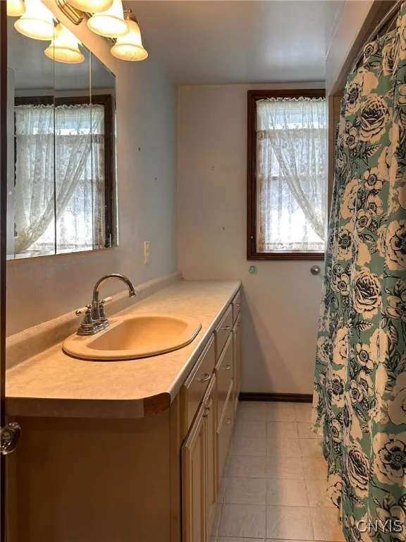 34 Proctor Boulevard, Utica, New York 13501, Utica, New York 13501, 5 Bedrooms Bedrooms, 10 Rooms Rooms,1 BathroomBathrooms,Residential,For Sale,34 Proctor Boulevard, Utica, New York 13501,S1622521