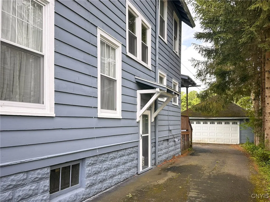 34 Proctor Boulevard, Utica, New York 13501, Utica, New York 13501, 5 Bedrooms Bedrooms, 10 Rooms Rooms,1 BathroomBathrooms,Residential,For Sale,34 Proctor Boulevard, Utica, New York 13501,S1622521