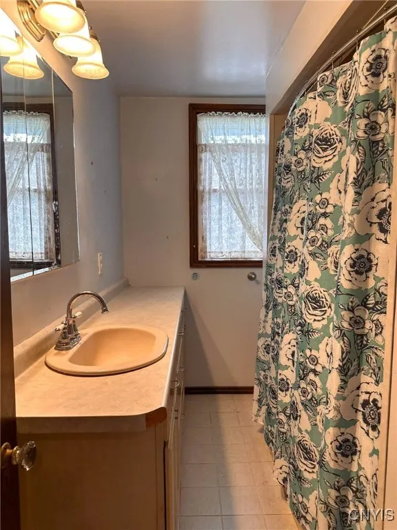 34 Proctor Boulevard, Utica, New York 13501, Utica, New York 13501, 5 Bedrooms Bedrooms, 10 Rooms Rooms,1 BathroomBathrooms,Residential,For Sale,34 Proctor Boulevard, Utica, New York 13501,S1622521