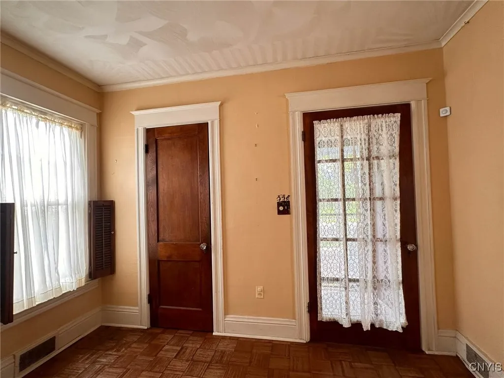 34 Proctor Boulevard, Utica, New York 13501, Utica, New York 13501, 5 Bedrooms Bedrooms, 10 Rooms Rooms,1 BathroomBathrooms,Residential,For Sale,34 Proctor Boulevard, Utica, New York 13501,S1622521
