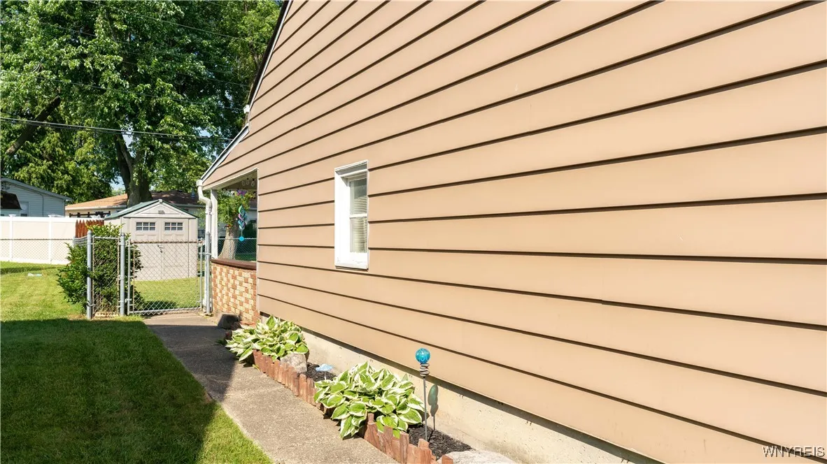 169 Darwin Drive, Lancaster, New York 14043, Lancaster, New York 14043, 2 Bedrooms Bedrooms, 5 Rooms Rooms,1 BathroomBathrooms,Residential,For Sale,169 Darwin Drive, Lancaster, New York 14043,B1622510