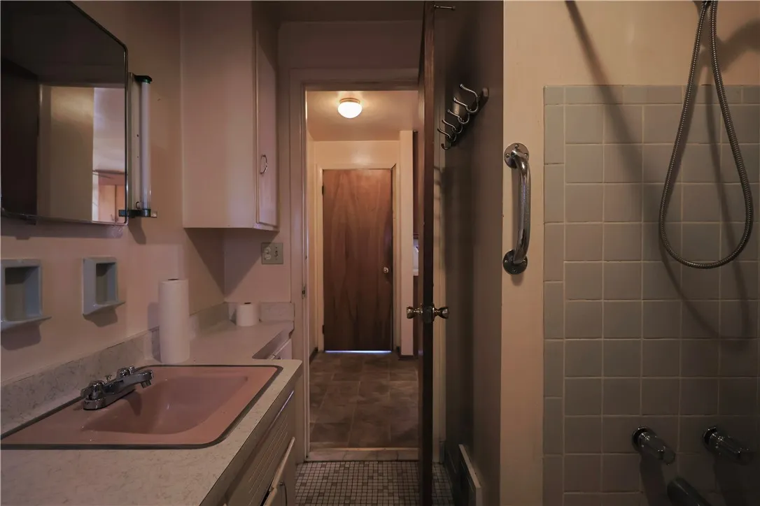 50 Townsend Street, Rochester, New York 14621, Rochester, New York 14621, 3 Bedrooms Bedrooms, 6 Rooms Rooms,1 BathroomBathrooms,Residential,For Sale,50 Townsend Street, Rochester, New York 14621,R1622347