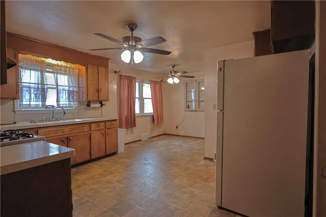 50 Townsend Street, Rochester, New York 14621, Rochester, New York 14621, 3 Bedrooms Bedrooms, 6 Rooms Rooms,1 BathroomBathrooms,Residential,For Sale,50 Townsend Street, Rochester, New York 14621,R1622347