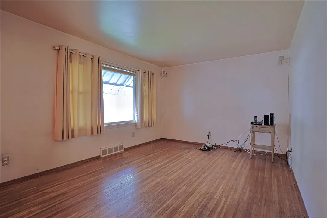50 Townsend Street, Rochester, New York 14621, Rochester, New York 14621, 3 Bedrooms Bedrooms, 6 Rooms Rooms,1 BathroomBathrooms,Residential,For Sale,50 Townsend Street, Rochester, New York 14621,R1622347