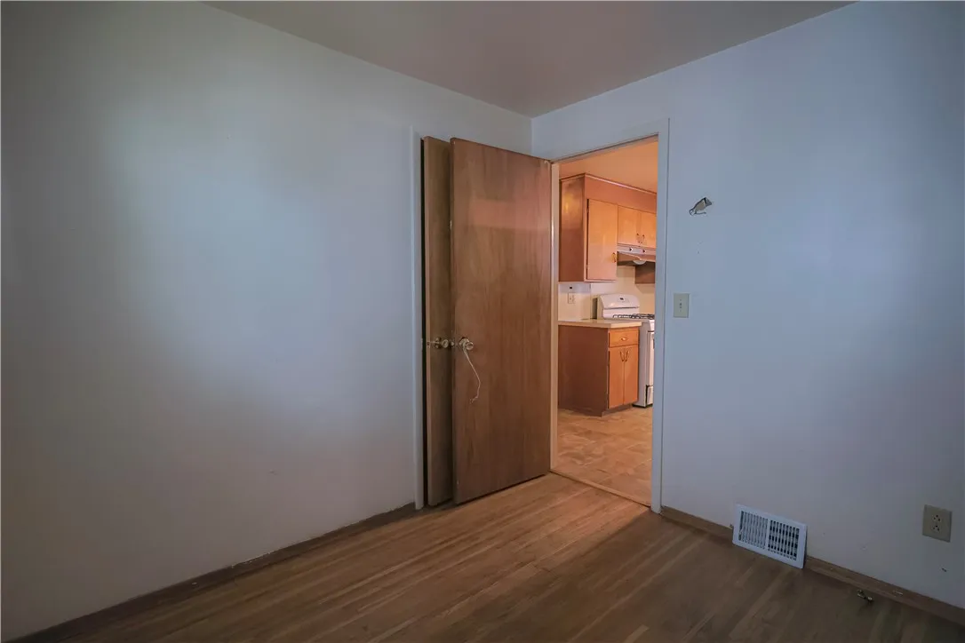 50 Townsend Street, Rochester, New York 14621, Rochester, New York 14621, 3 Bedrooms Bedrooms, 6 Rooms Rooms,1 BathroomBathrooms,Residential,For Sale,50 Townsend Street, Rochester, New York 14621,R1622347