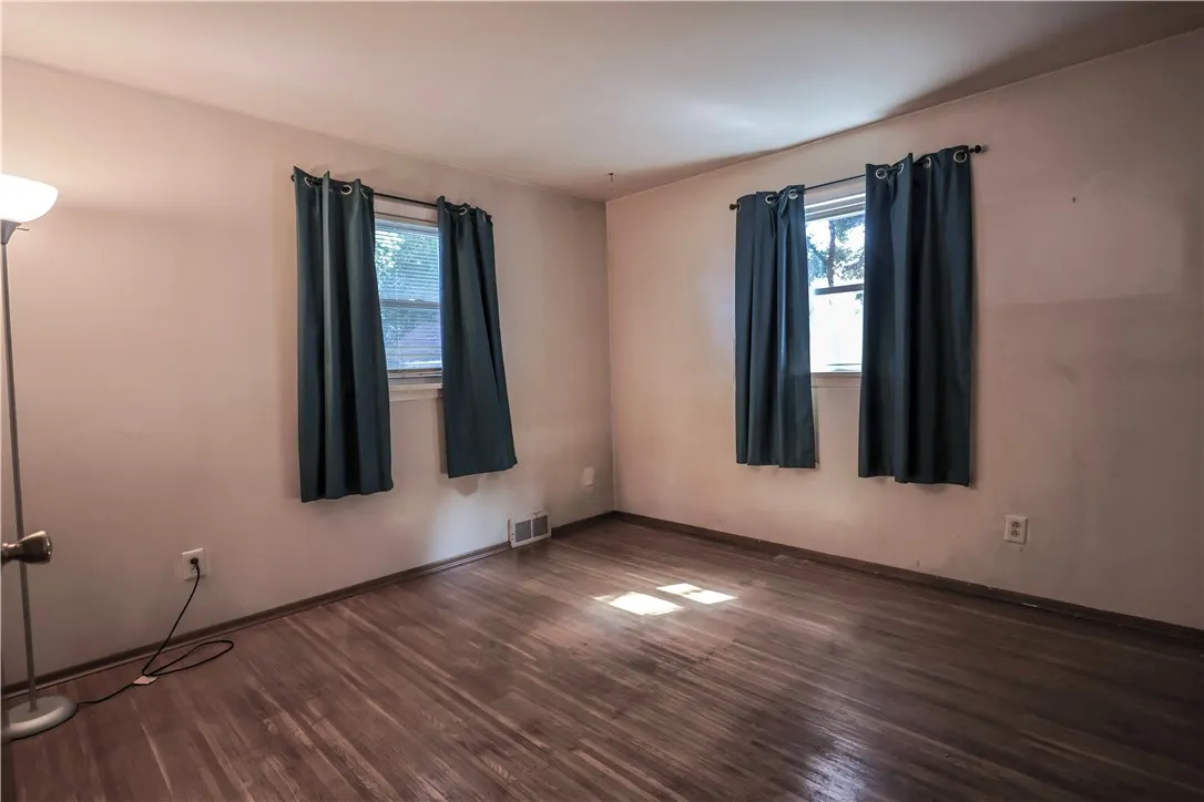 50 Townsend Street, Rochester, New York 14621, Rochester, New York 14621, 3 Bedrooms Bedrooms, 6 Rooms Rooms,1 BathroomBathrooms,Residential,For Sale,50 Townsend Street, Rochester, New York 14621,R1622347