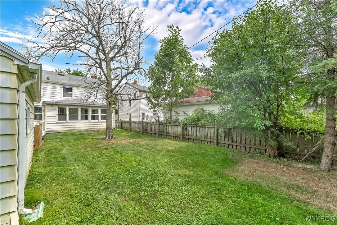 46 Endicott Drive, Amherst, New York 14226, Amherst, New York 14226, 3 Bedrooms Bedrooms, 9 Rooms Rooms,1 BathroomBathrooms,Residential,For Sale,46 Endicott Drive, Amherst, New York 14226,B1622673