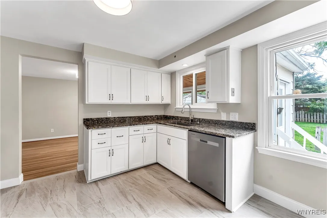 46 Endicott Drive, Amherst, New York 14226, Amherst, New York 14226, 3 Bedrooms Bedrooms, 9 Rooms Rooms,1 BathroomBathrooms,Residential,For Sale,46 Endicott Drive, Amherst, New York 14226,B1622673