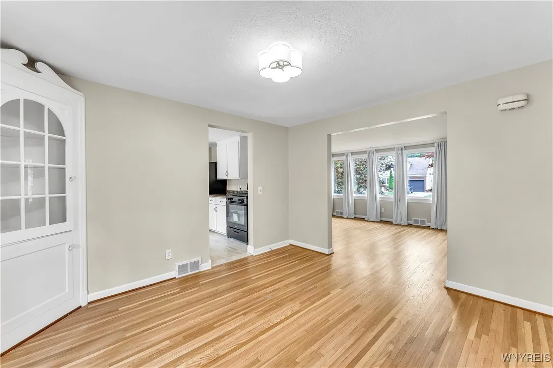 46 Endicott Drive, Amherst, New York 14226, Amherst, New York 14226, 3 Bedrooms Bedrooms, 9 Rooms Rooms,1 BathroomBathrooms,Residential,For Sale,46 Endicott Drive, Amherst, New York 14226,B1622673