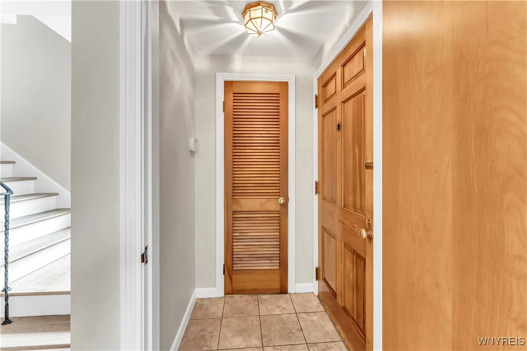 46 Endicott Drive, Amherst, New York 14226, Amherst, New York 14226, 3 Bedrooms Bedrooms, 9 Rooms Rooms,1 BathroomBathrooms,Residential,For Sale,46 Endicott Drive, Amherst, New York 14226,B1622673