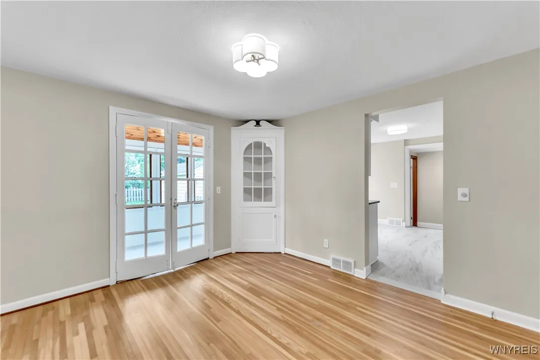 46 Endicott Drive, Amherst, New York 14226, Amherst, New York 14226, 3 Bedrooms Bedrooms, 9 Rooms Rooms,1 BathroomBathrooms,Residential,For Sale,46 Endicott Drive, Amherst, New York 14226,B1622673