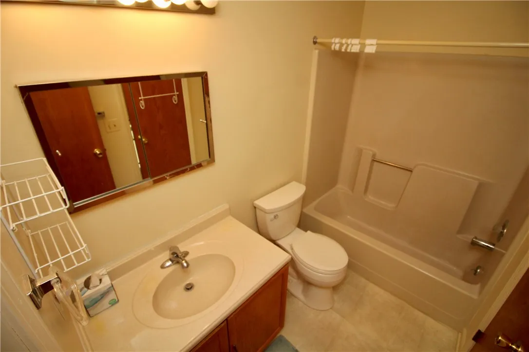 83 Flower Dale Drive, Greece, New York 14626, Greece, New York 14626, 2 Bedrooms Bedrooms, 5 Rooms Rooms,1 BathroomBathrooms,Residential,For Sale,83 Flower Dale Drive, Greece, New York 14626,R1622131