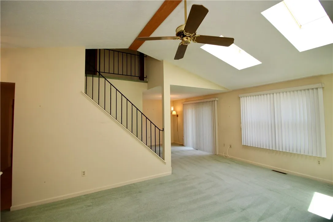 83 Flower Dale Drive, Greece, New York 14626, Greece, New York 14626, 2 Bedrooms Bedrooms, 5 Rooms Rooms,1 BathroomBathrooms,Residential,For Sale,83 Flower Dale Drive, Greece, New York 14626,R1622131