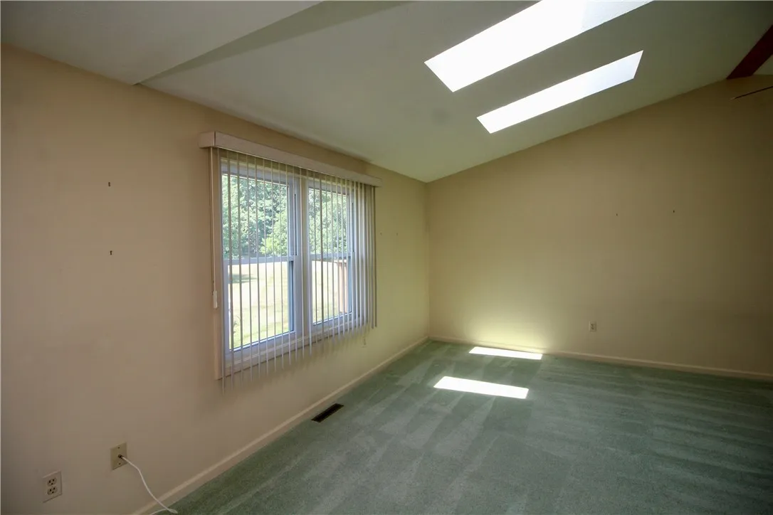 83 Flower Dale Drive, Greece, New York 14626, Greece, New York 14626, 2 Bedrooms Bedrooms, 5 Rooms Rooms,1 BathroomBathrooms,Residential,For Sale,83 Flower Dale Drive, Greece, New York 14626,R1622131