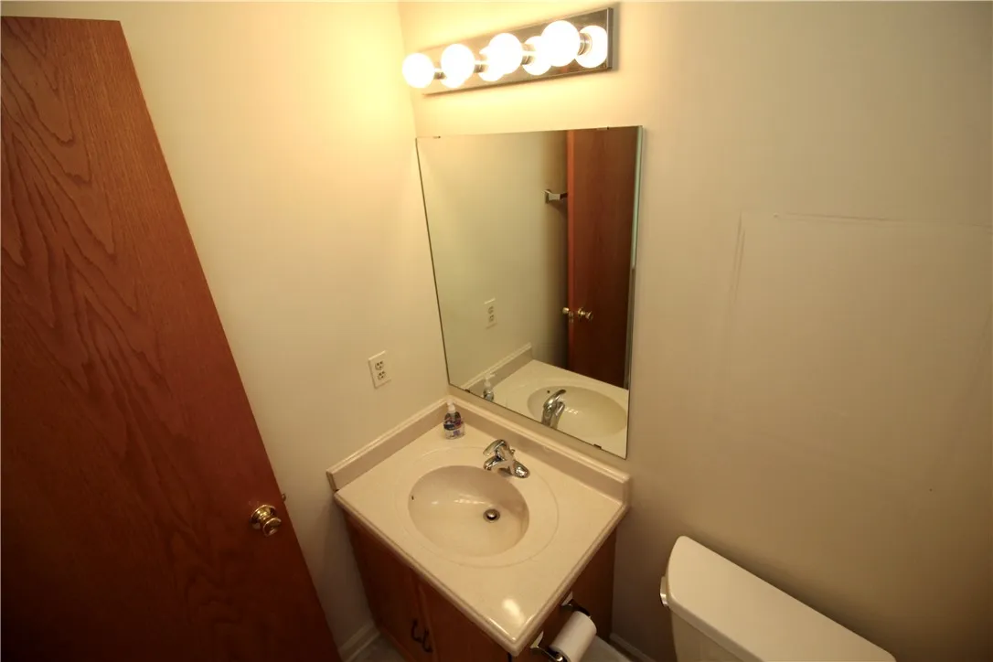 83 Flower Dale Drive, Greece, New York 14626, Greece, New York 14626, 2 Bedrooms Bedrooms, 5 Rooms Rooms,1 BathroomBathrooms,Residential,For Sale,83 Flower Dale Drive, Greece, New York 14626,R1622131