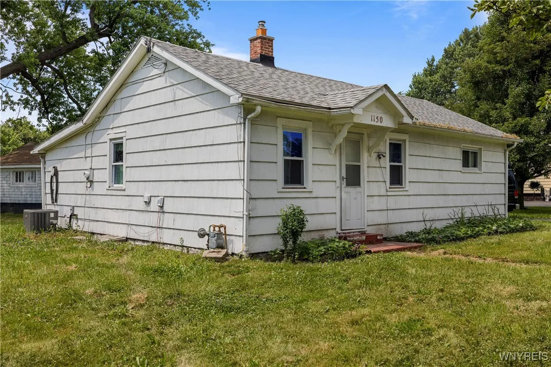 1142 Harlem Road, Cheektowaga, New York 14227, Cheektowaga, New York 14227, 6 Bedrooms Bedrooms, ,3 BathroomsBathrooms,Residential,For Sale,1142 Harlem Road, Cheektowaga, New York 14227,B1622311