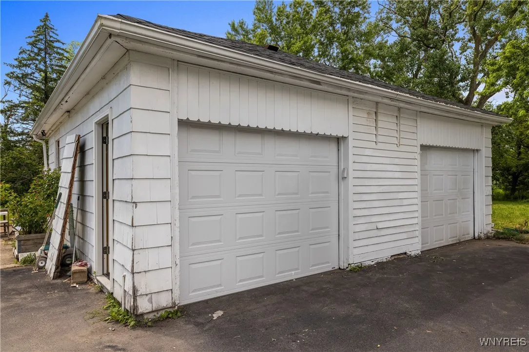 1142 Harlem Road, Cheektowaga, New York 14227, Cheektowaga, New York 14227, 6 Bedrooms Bedrooms, ,3 BathroomsBathrooms,Residential,For Sale,1142 Harlem Road, Cheektowaga, New York 14227,B1622311