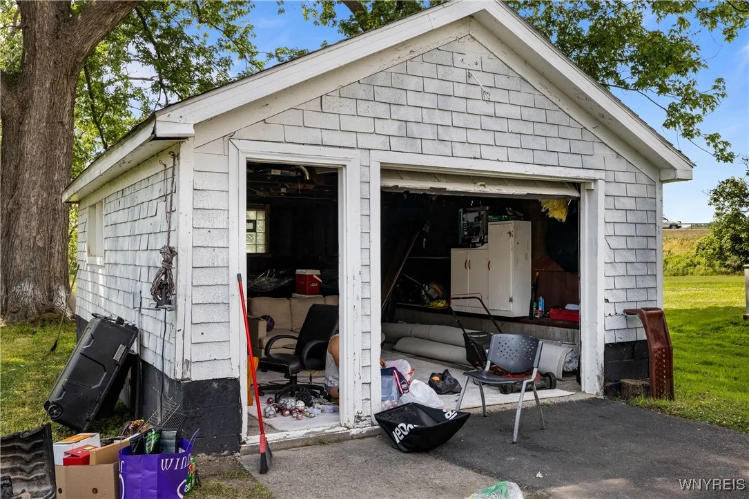 1142 Harlem Road, Cheektowaga, New York 14227, Cheektowaga, New York 14227, 6 Bedrooms Bedrooms, ,3 BathroomsBathrooms,Residential,For Sale,1142 Harlem Road, Cheektowaga, New York 14227,B1622311
