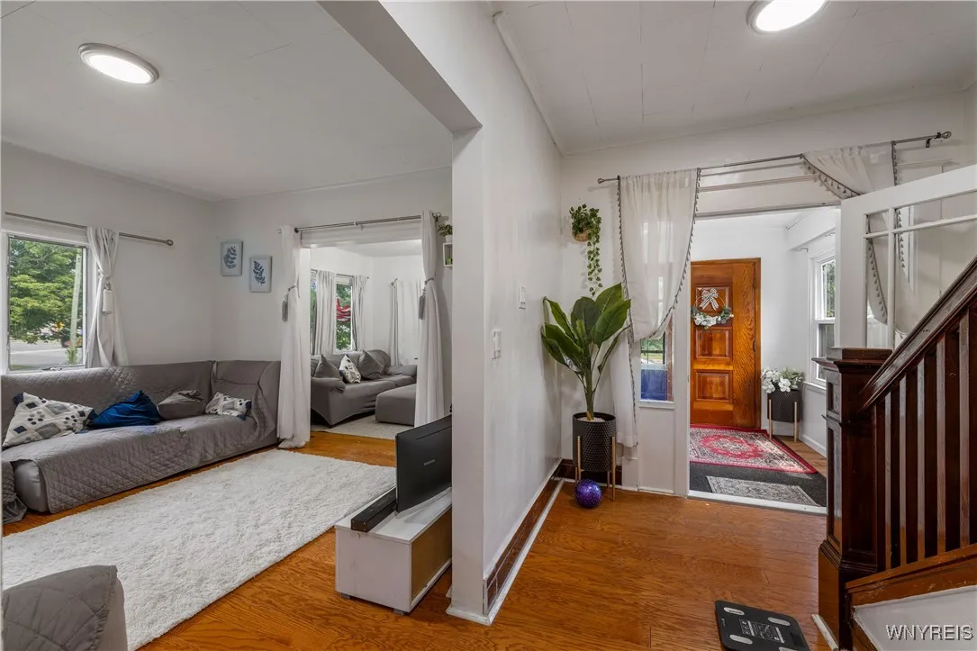 1142 Harlem Road, Cheektowaga, New York 14227, Cheektowaga, New York 14227, 6 Bedrooms Bedrooms, ,3 BathroomsBathrooms,Residential,For Sale,1142 Harlem Road, Cheektowaga, New York 14227,B1622311