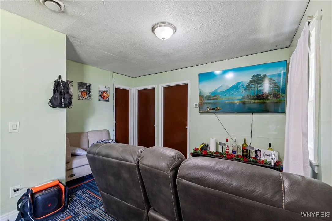 1142 Harlem Road, Cheektowaga, New York 14227, Cheektowaga, New York 14227, 6 Bedrooms Bedrooms, ,3 BathroomsBathrooms,Residential,For Sale,1142 Harlem Road, Cheektowaga, New York 14227,B1622311