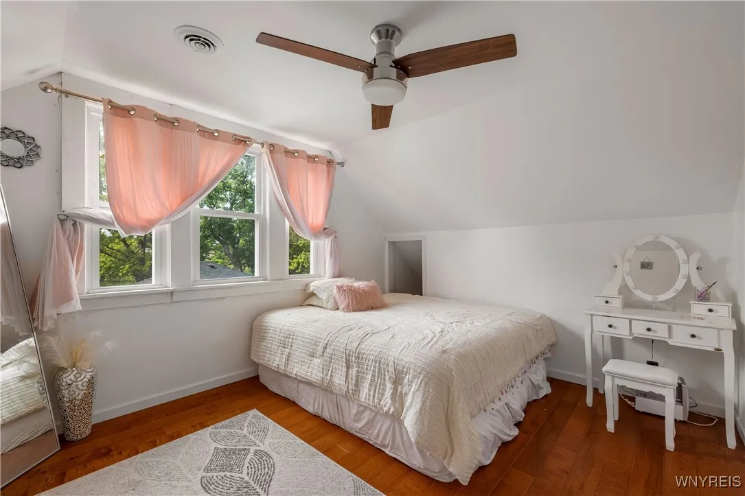 1142 Harlem Road, Cheektowaga, New York 14227, Cheektowaga, New York 14227, 6 Bedrooms Bedrooms, ,3 BathroomsBathrooms,Residential,For Sale,1142 Harlem Road, Cheektowaga, New York 14227,B1622311