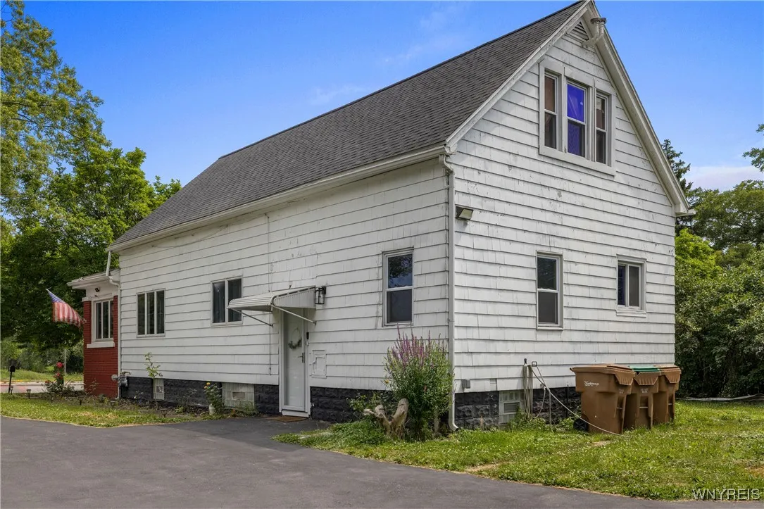 1142 Harlem Road, Cheektowaga, New York 14227, Cheektowaga, New York 14227, 6 Bedrooms Bedrooms, ,3 BathroomsBathrooms,Residential,For Sale,1142 Harlem Road, Cheektowaga, New York 14227,B1622311