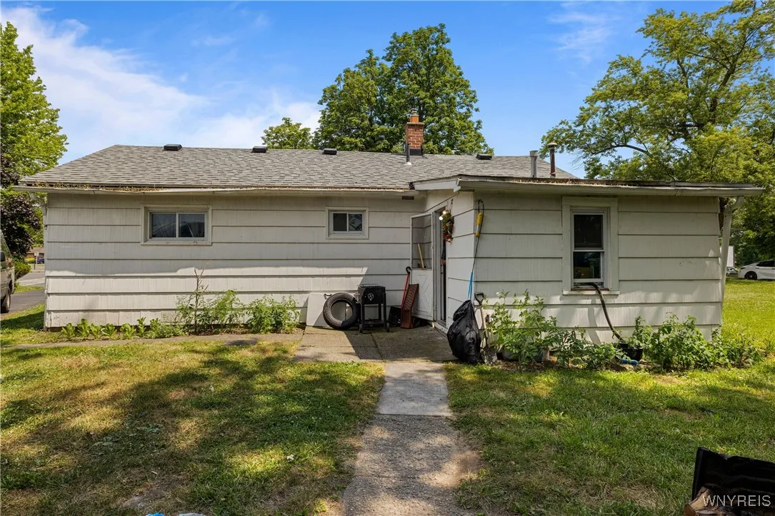 1142 Harlem Road, Cheektowaga, New York 14227, Cheektowaga, New York 14227, 6 Bedrooms Bedrooms, ,3 BathroomsBathrooms,Residential,For Sale,1142 Harlem Road, Cheektowaga, New York 14227,B1622311