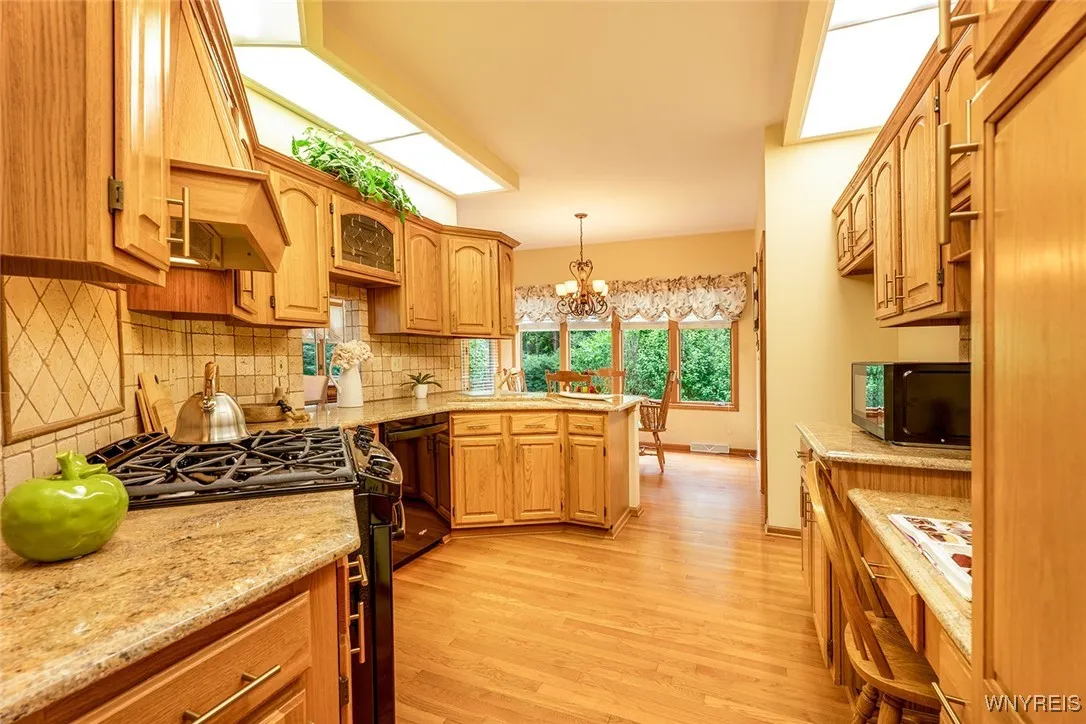 1494 Town Line Road, Lancaster, New York 14086, Lancaster, New York 14086, 3 Bedrooms Bedrooms, 11 Rooms Rooms,2 BathroomsBathrooms,Residential,For Sale,1494 Town Line Road, Lancaster, New York 14086,B1620873