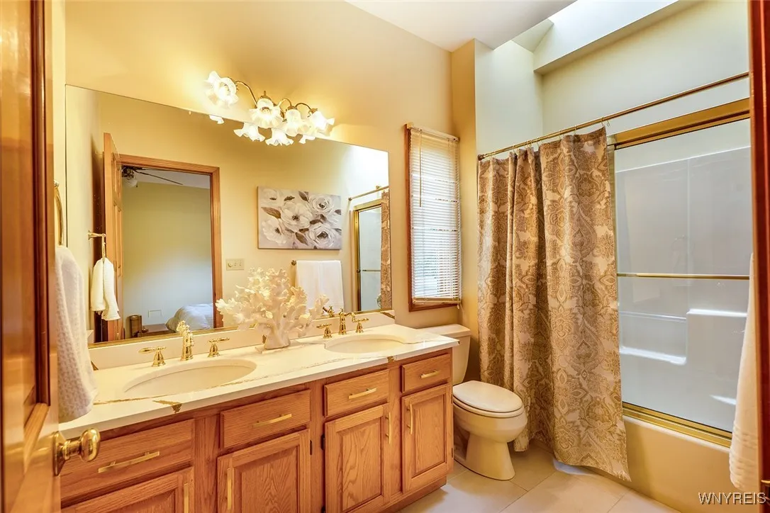 1494 Town Line Road, Lancaster, New York 14086, Lancaster, New York 14086, 3 Bedrooms Bedrooms, 11 Rooms Rooms,2 BathroomsBathrooms,Residential,For Sale,1494 Town Line Road, Lancaster, New York 14086,B1620873