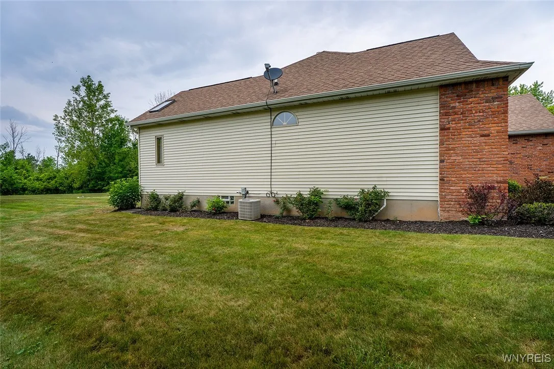 1494 Town Line Road, Lancaster, New York 14086, Lancaster, New York 14086, 3 Bedrooms Bedrooms, 11 Rooms Rooms,2 BathroomsBathrooms,Residential,For Sale,1494 Town Line Road, Lancaster, New York 14086,B1620873