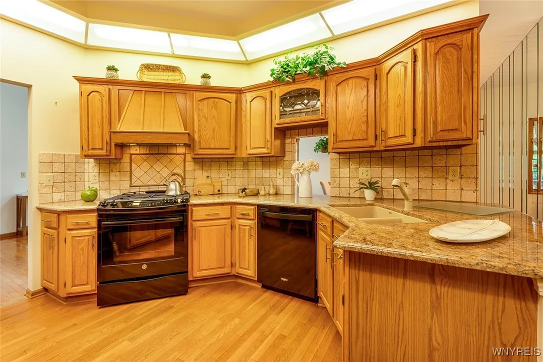 1494 Town Line Road, Lancaster, New York 14086, Lancaster, New York 14086, 3 Bedrooms Bedrooms, 11 Rooms Rooms,2 BathroomsBathrooms,Residential,For Sale,1494 Town Line Road, Lancaster, New York 14086,B1620873