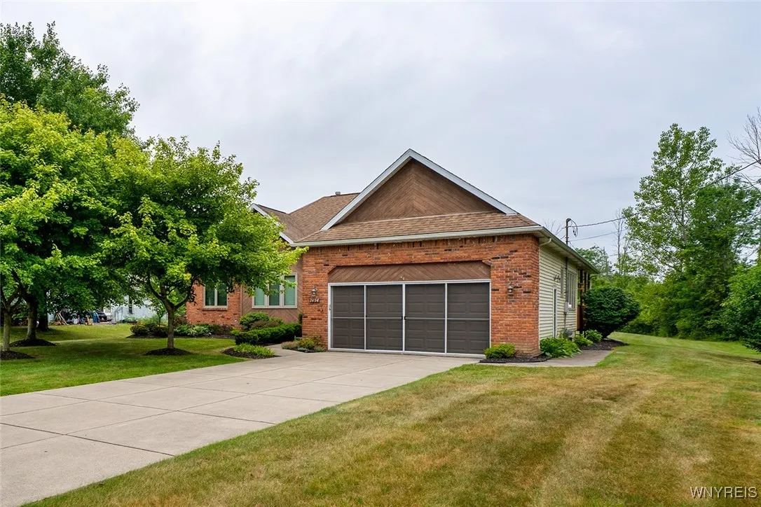1494 Town Line Road, Lancaster, New York 14086, Lancaster, New York 14086, 3 Bedrooms Bedrooms, 11 Rooms Rooms,2 BathroomsBathrooms,Residential,For Sale,1494 Town Line Road, Lancaster, New York 14086,B1620873