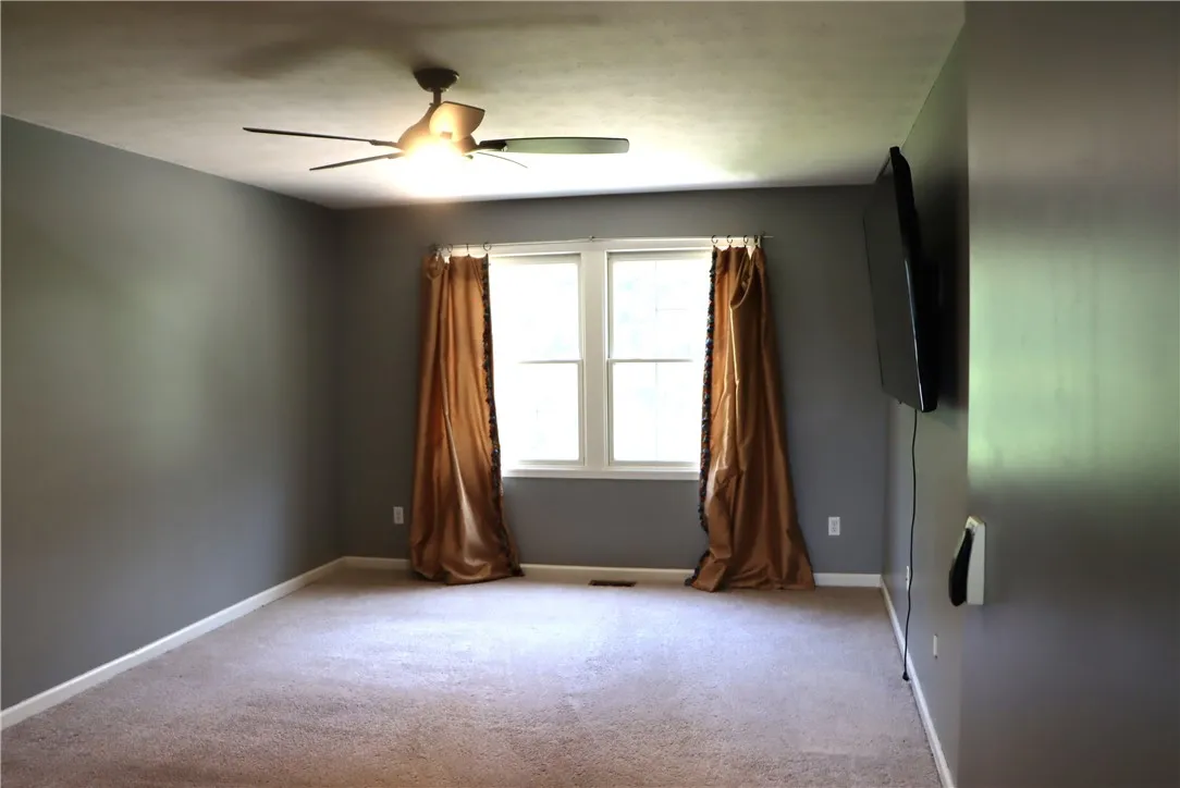 3253 Woodfield Drive, Macedon, New York 14568, Macedon, New York 14568, 4 Bedrooms Bedrooms, 10 Rooms Rooms,2 BathroomsBathrooms,Residential,For Sale,3253 Woodfield Drive, Macedon, New York 14568,R1622698