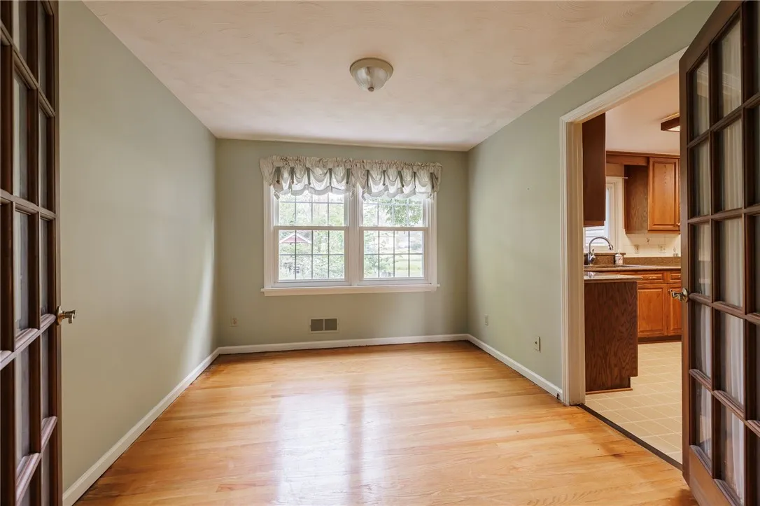 1225 Majestic Way, Webster, New York 14580, Webster, New York 14580, 4 Bedrooms Bedrooms, 12 Rooms Rooms,2 BathroomsBathrooms,Residential,For Sale,1225 Majestic Way, Webster, New York 14580,R1622325
