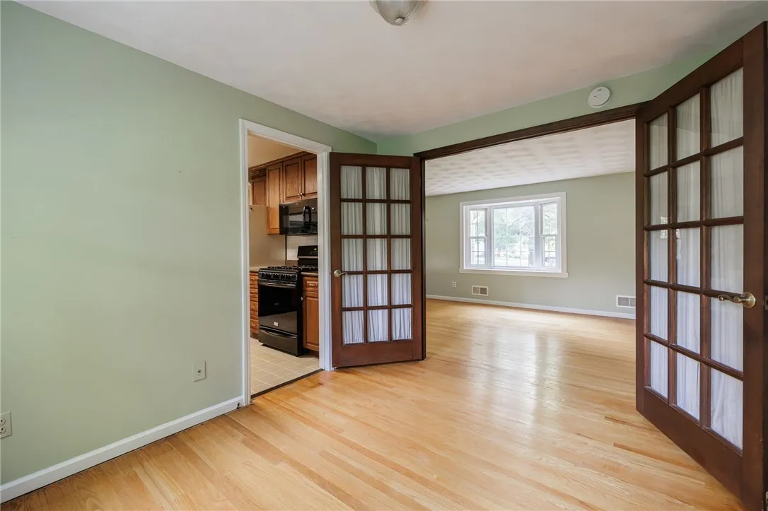 1225 Majestic Way, Webster, New York 14580, Webster, New York 14580, 4 Bedrooms Bedrooms, 12 Rooms Rooms,2 BathroomsBathrooms,Residential,For Sale,1225 Majestic Way, Webster, New York 14580,R1622325